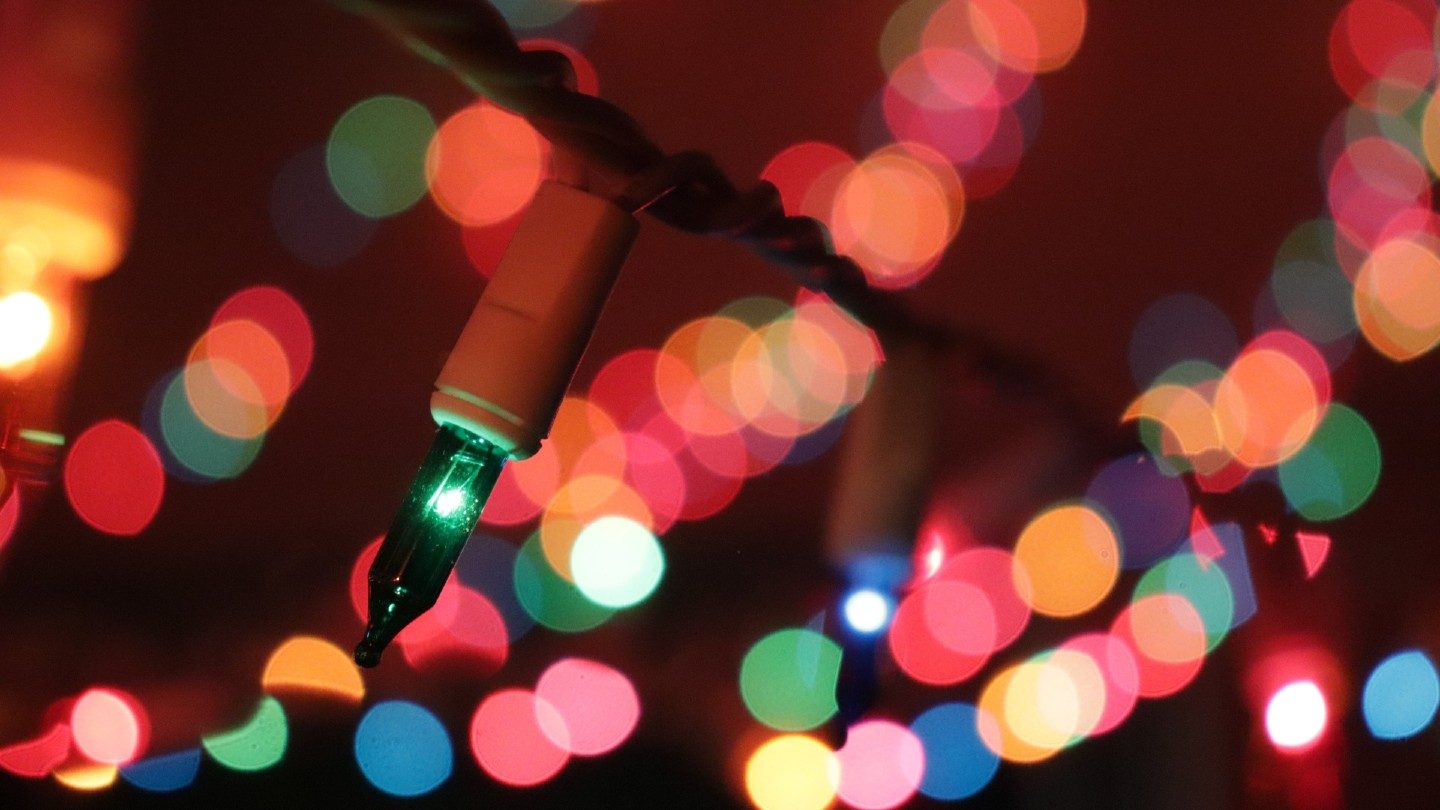 Save money on your Christmas light power usage with these energy saving